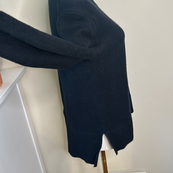 Banana Republic Black Crew Sweater Small - Picture 6 of 7